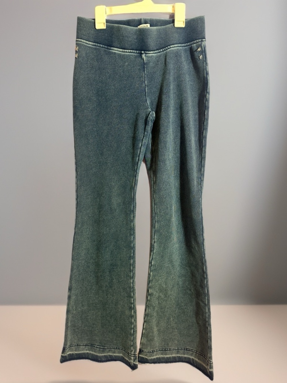 On Cotton On XS PP Low Rise Bootcut Sweatpants mineral wash
